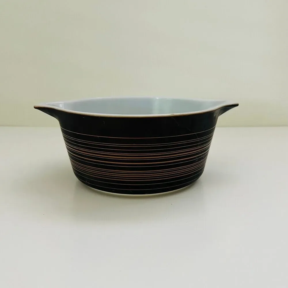 PYREX Terra Striped Matte Brown White Center 474-B Casserole Dish 1 1/2 Qt